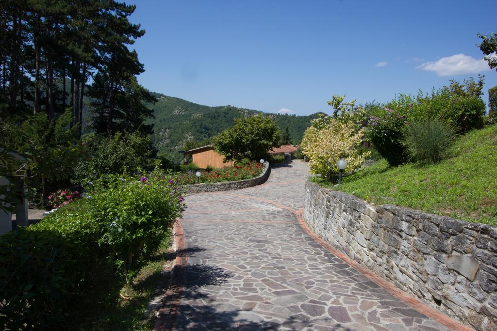 Antico Borgo I Cancelli Палацуоло сул Сенио Екстериор снимка